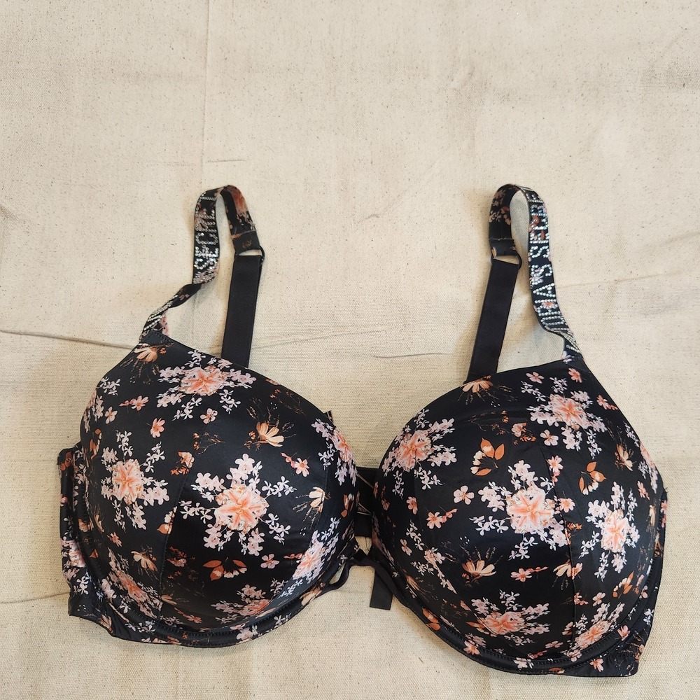 Victoria Secret Bra 38D Bombshell Push Up Black Lace Floral Shine Strap Logo